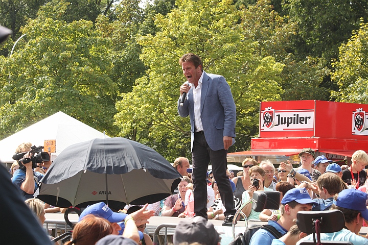 Luc Steeno @ Buitenbeenpop 2013, picture 7, photographed by Heidi Elen - FrontView Magazine