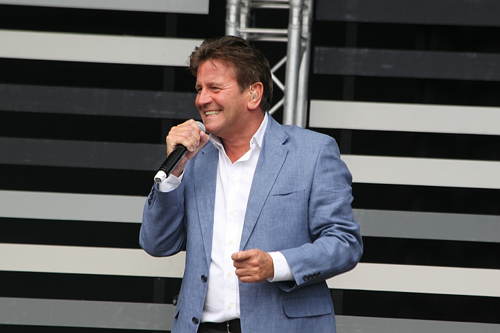 Luc Steeno @ Buitenbeenpop 2013, picture 8, photographed by Heidi Elen - FrontView Magazine