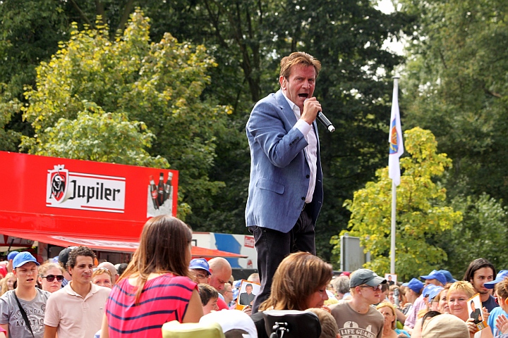 Luc Steeno @ Buitenbeenpop 2013, picture 9, photographed by Heidi Elen - FrontView Magazine