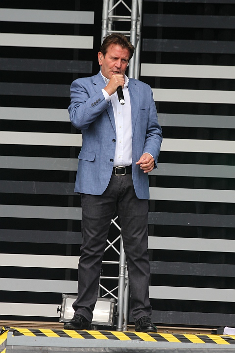 Luc Steeno @ Buitenbeenpop 2013, picture 11, photographed by Heidi Elen - FrontView Magazine
