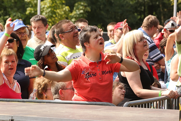 Luc Steeno @ Buitenbeenpop 2013, picture 13, photographed by Heidi Elen - FrontView Magazine