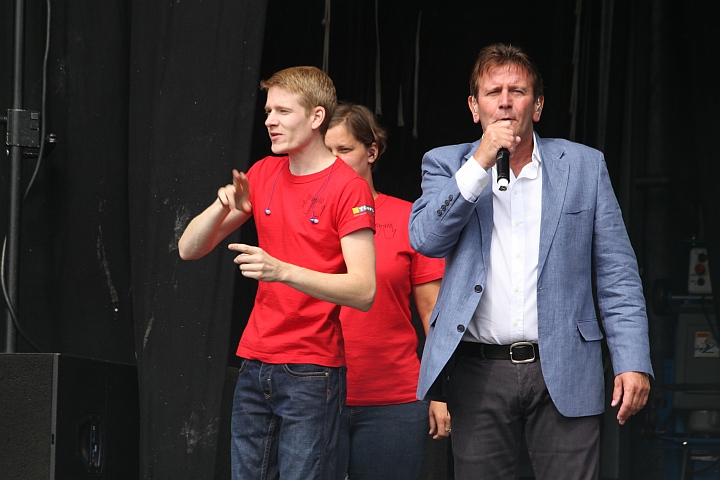 Luc Steeno @ Buitenbeenpop 2013, picture 16, photographed by Heidi Elen - FrontView Magazine