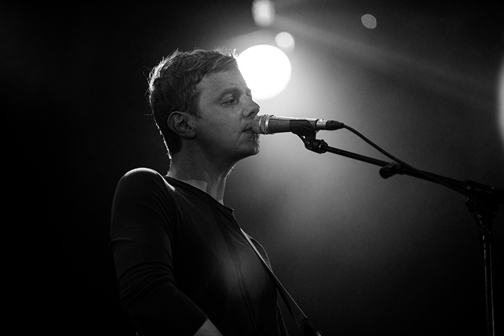 Girls in Hawaii @ Leffingeleuren 2013, picture 1, photographed by Jonas Wallecan - FrontView Magazine