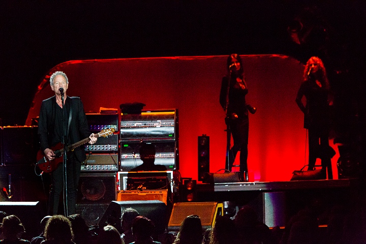 Fleetwood Mac @ Sportpaleis, picture 6, photographed by Edwin Houdevelt - FrontView Magazine