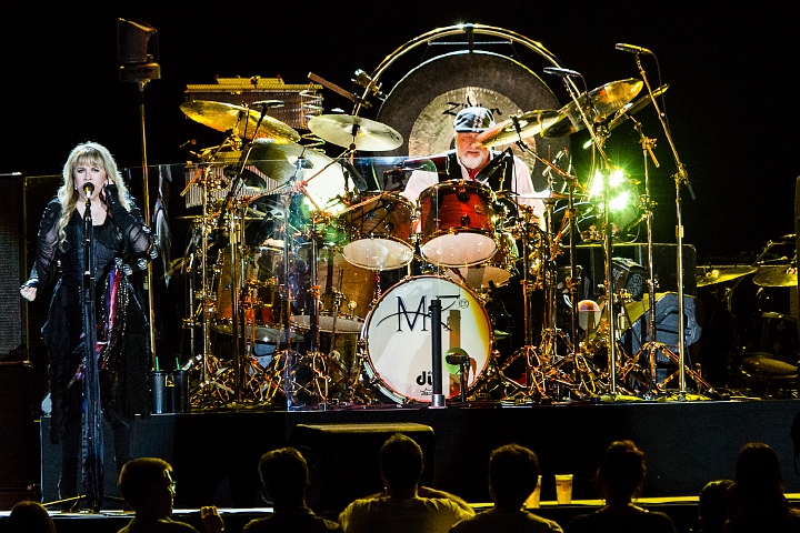 Fleetwood Mac @ Sportpaleis, picture 8, photographed by Edwin Houdevelt - FrontView Magazine