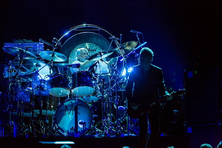 Fleetwood Mac @ Sportpaleis, picture 14, photographed by Edwin Houdevelt - FrontView Magazine
