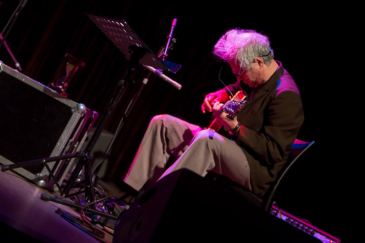 Marc Ribot Trio @ De Casino, picture 4, photographed by kevin Van  Looy - FrontView Magazine