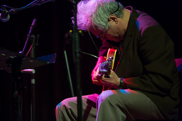 Marc Ribot Trio @ De Casino, picture 6, photographed by kevin Van  Looy - FrontView Magazine
