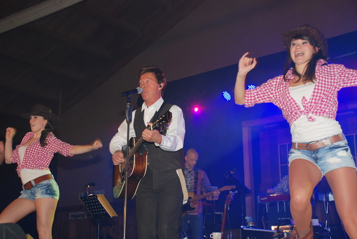 CD voorstelling Jo Vally @ Keerbergen, picture 4, photographed by Peter Minnebo - FrontView Magazine