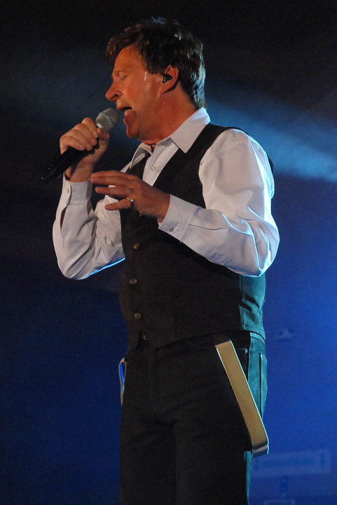 CD voorstelling Jo Vally @ Keerbergen, picture 15, photographed by Peter Minnebo - FrontView Magazine