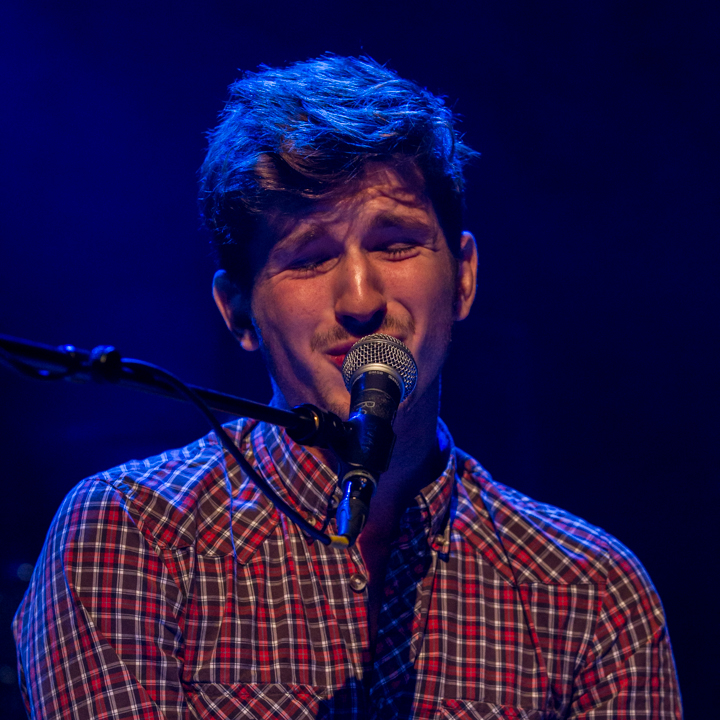 Tout va Bien met Wouter van Gestel @ De Roma, picture 1, photographed by Guy Danneels - FrontView Magazine
