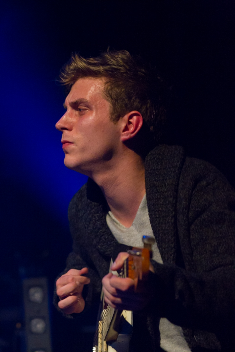 Tout va Bien met Wouter van Gestel @ De Roma, picture 4, photographed by Guy Danneels - FrontView Magazine