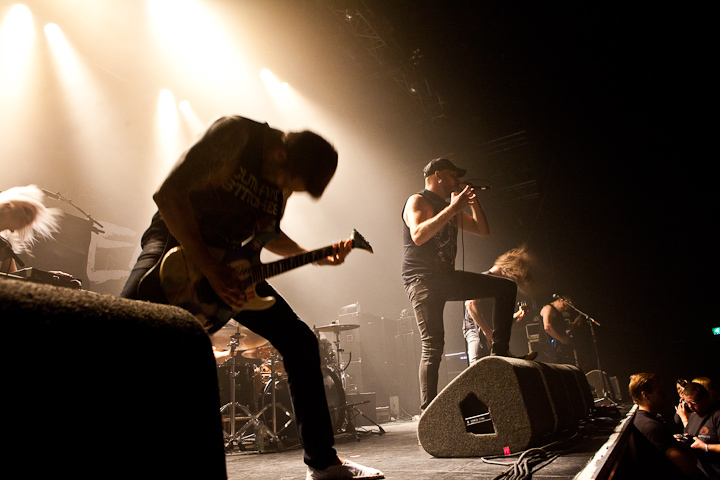 Medeia @ 013, Tilburg, picture 1, photographed by Gunter Van Hoye - FrontView Magazine