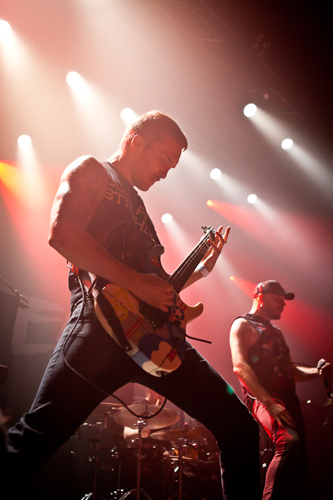Medeia @ 013, Tilburg, picture 4, photographed by Gunter Van Hoye - FrontView Magazine