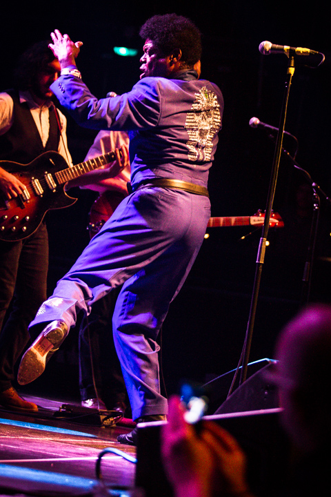 Charles Bradley & His Extraordinaires @ Ancienne Belgique, picture 2, photographed by Tom Stessens - FrontView Magazine