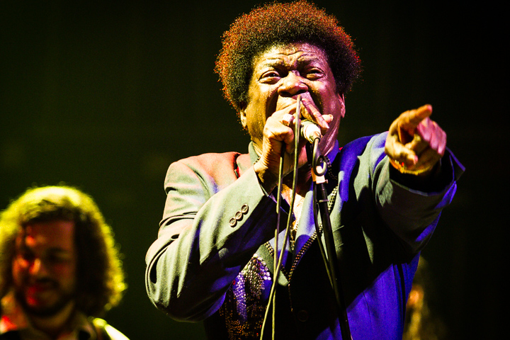 Charles Bradley & His Extraordinaires @ Ancienne Belgique, picture 8, photographed by Tom Stessens - FrontView Magazine