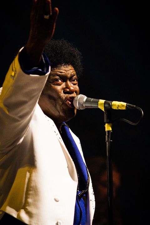 Charles Bradley & His Extraordinaires @ Ancienne Belgique, picture 11, photographed by Tom Stessens - FrontView Magazine