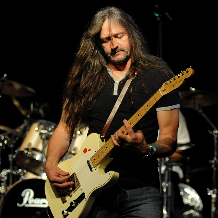 John Coghlan's Quo @ Back to the Roots Fest, picture 4, photographed by Paul Nouwen - FrontView Magazine