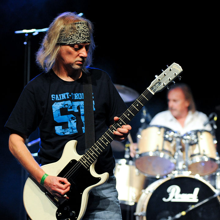 John Coghlan's Quo @ Back to the Roots Fest, picture 16, photographed by Paul Nouwen - FrontView Magazine