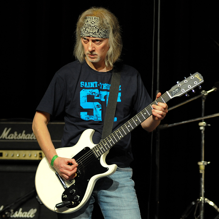 John Coghlan's Quo @ Back to the Roots Fest, picture 17, photographed by Paul Nouwen - FrontView Magazine