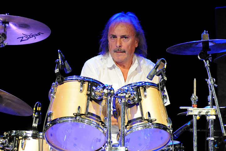 John Coghlan's Quo @ Back to the Roots Fest, picture 19, photographed by Paul Nouwen - FrontView Magazine