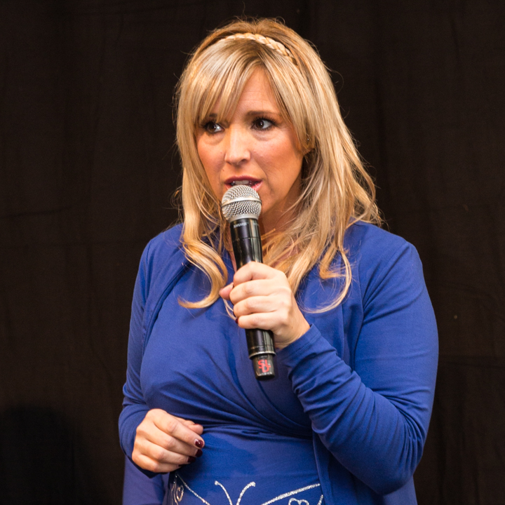 Kathleen CD Voorstelling "Vlinders" @ Kleuterschool Dol-Fijn te Liedekerke, picture 1, photographed by Guy Danneels - FrontView Magazine