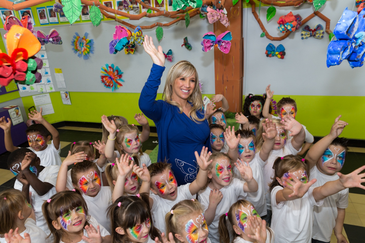 Kathleen CD Voorstelling "Vlinders" @ Kleuterschool Dol-Fijn te Liedekerke, picture 6, photographed by Guy Danneels - FrontView Magazine
