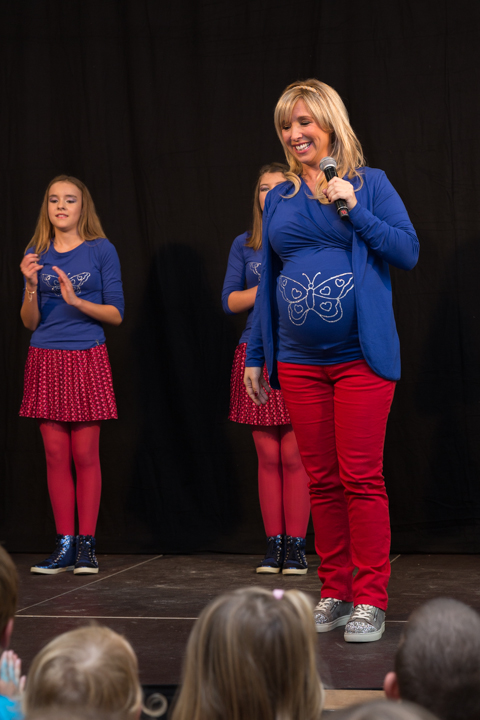 Kathleen CD Voorstelling "Vlinders" @ Kleuterschool Dol-Fijn te Liedekerke, picture 12, photographed by Guy Danneels - FrontView Magazine