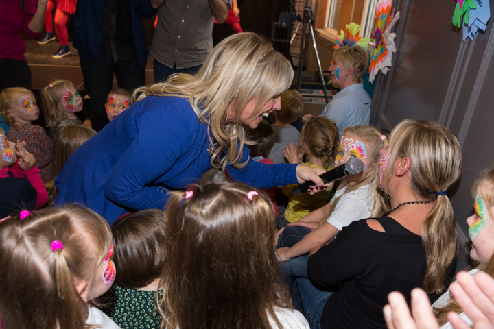 Kathleen CD Voorstelling "Vlinders" @ Kleuterschool Dol-Fijn te Liedekerke, picture 20, photographed by Guy Danneels - FrontView Magazine