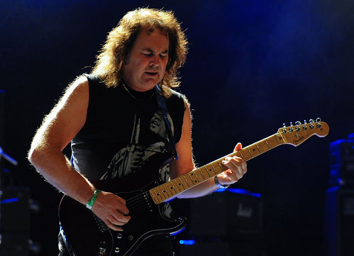 T-Rex (The music of Marc & Mickey) @ Back to the Roots Fest, picture 14, photographed by Paul Nouwen - FrontView Magazine