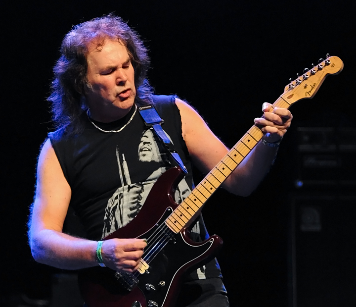 T-Rex (The music of Marc & Mickey) @ Back to the Roots Fest, picture 19, photographed by Paul Nouwen - FrontView Magazine