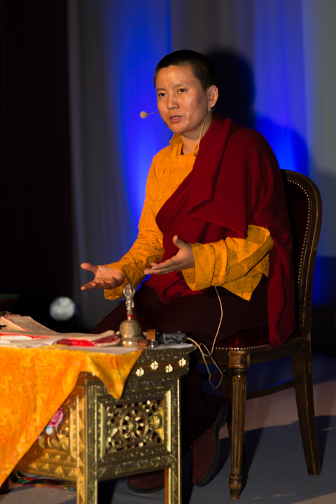 Ani Choying Drolma @ Casino Chaudfontaine, picture 10, photographed by Guy Danneels - FrontView Magazine