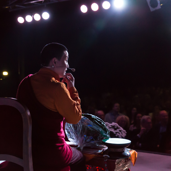 Ani Choying Drolma @ Casino Chaudfontaine, picture 19, photographed by Guy Danneels - FrontView Magazine