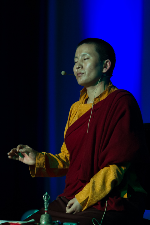 Ani Choying Drolma @ Casino Chaudfontaine, picture 25, photographed by Guy Danneels - FrontView Magazine