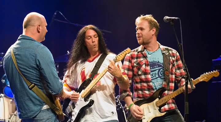The Ultimate Eagles @ Back to the Roots Fest, picture 15, photographed by Paul Nouwen - FrontView Magazine