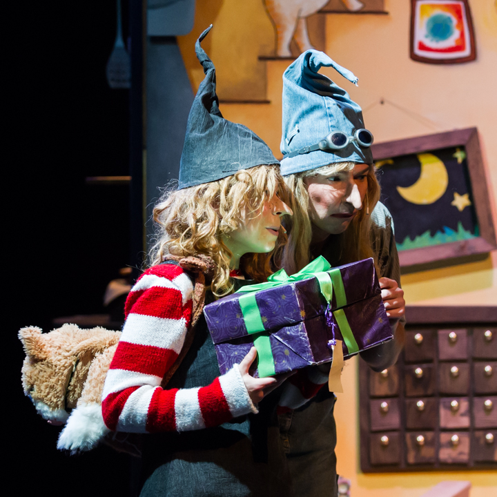 Lotje @ Fakkelteater te Antwerpen, picture 13, photographed by Guy Danneels - FrontView Magazine