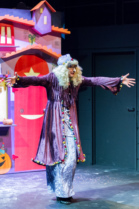 Lotje @ Fakkelteater te Antwerpen, picture 22, photographed by Guy Danneels - FrontView Magazine