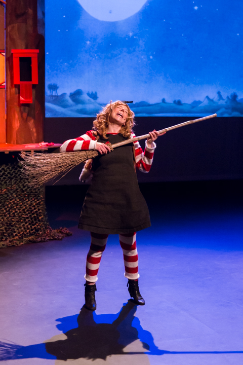 Lotje @ Fakkelteater te Antwerpen, picture 30, photographed by Guy Danneels - FrontView Magazine