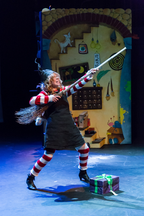 Lotje @ Fakkelteater te Antwerpen, picture 35, photographed by Guy Danneels - FrontView Magazine