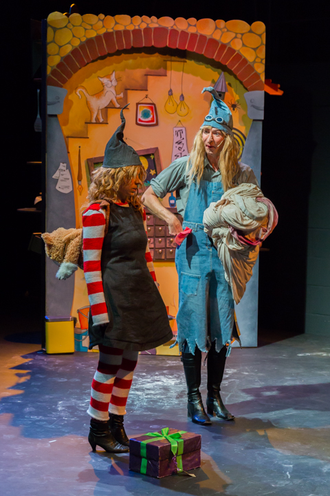 Lotje @ Fakkelteater te Antwerpen, picture 40, photographed by Guy Danneels - FrontView Magazine