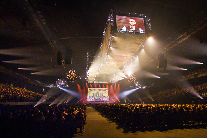 Alex Agnew - The Legend Ends @ Sportpaleis, picture 7, photographed by Tom Stessens - FrontView Magazine