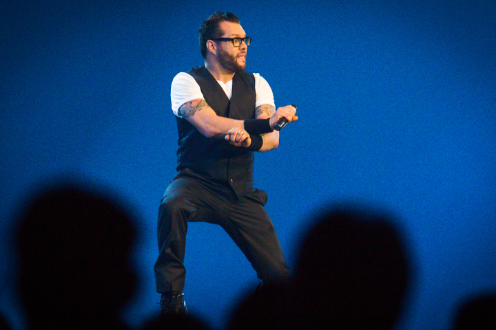 Alex Agnew - The Legend Ends @ Sportpaleis, picture 8, photographed by Tom Stessens - FrontView Magazine