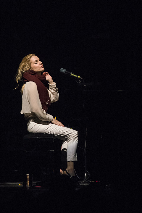 Agnes Obel @ Koninklijk Circus, foto 4, foto's door Jef Peeters - FrontView Magazine