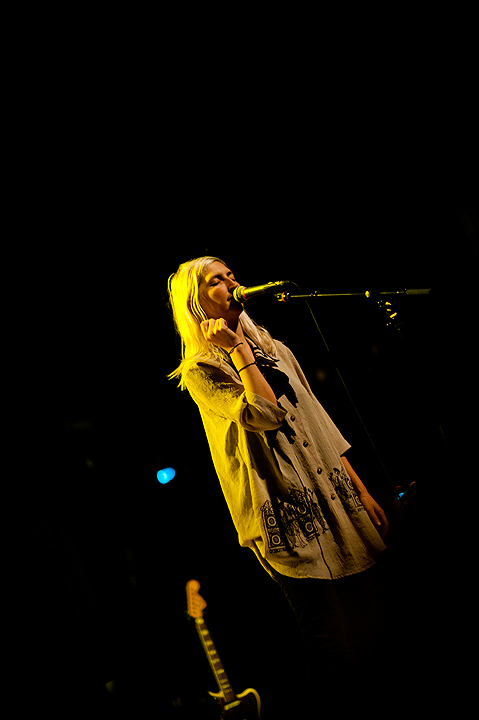 Warpaint @ AB, picture 2, photographed by Magali Decamps - FrontView Magazine