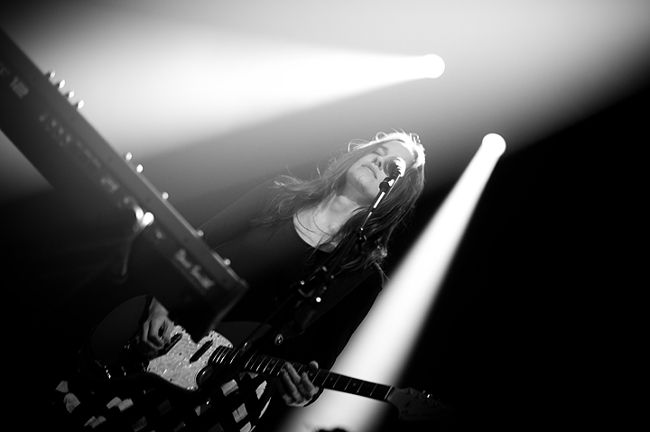 Warpaint @ AB, picture 12, photographed by Magali Decamps - FrontView Magazine