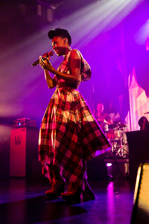 Morcheeba @ Het Depot, picture 11, photographed by Kurt Jacobs - FrontView Magazine