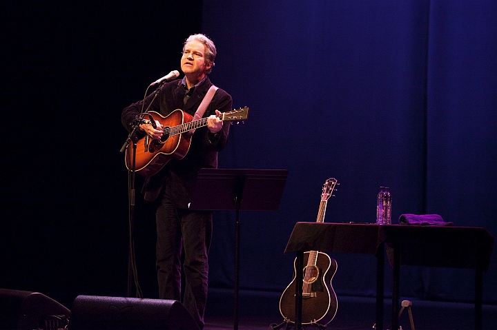 Lloyd Cole - Standards @ De Warande - Turnhout, picture 1, photographed by Martine Goetschalckx - FrontView Magazine