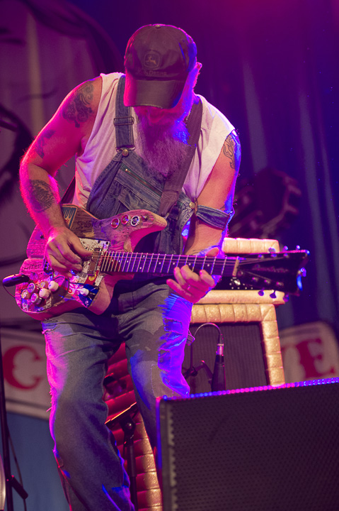 Seasick Steve @ Trix, picture 15, photographed by Steven Stausens - FrontView Magazine