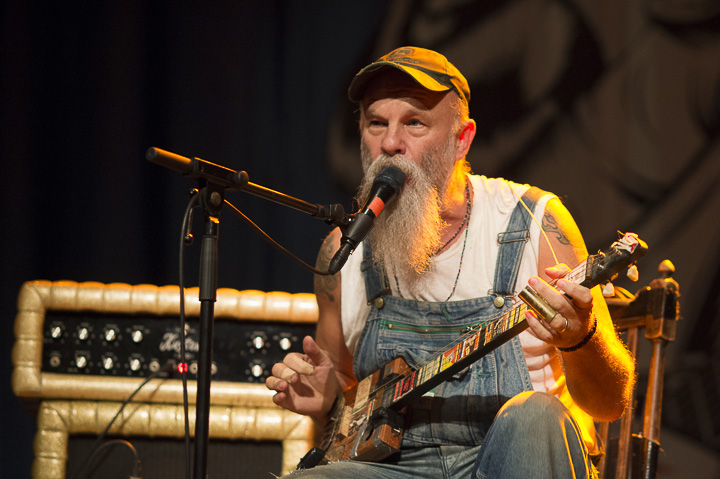 Seasick Steve @ Trix, picture 17, photographed by Steven Stausens - FrontView Magazine