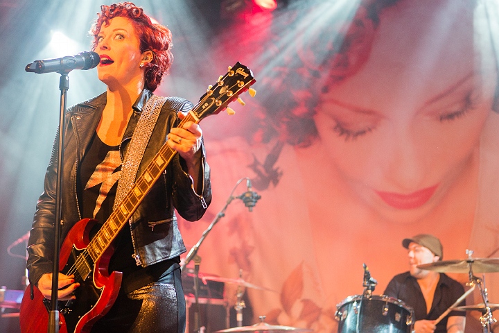 Anneke Van Giersbergen @ Effenaar, picture 10, photographed by Edwin Houdevelt - FrontView Magazine